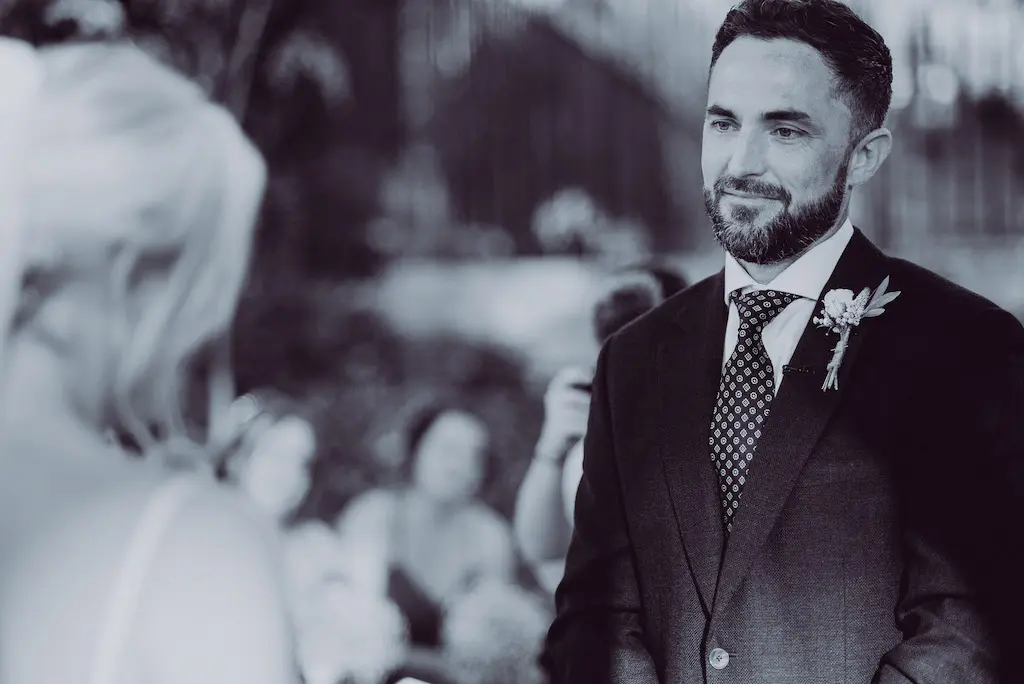 Boda de destino en un cortijo de Marbella fotografía de momentos reales
