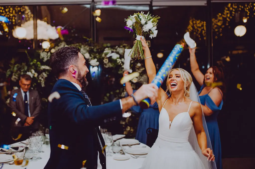 Boda de destino en un cortijo de Marbella fotografía de momentos reales