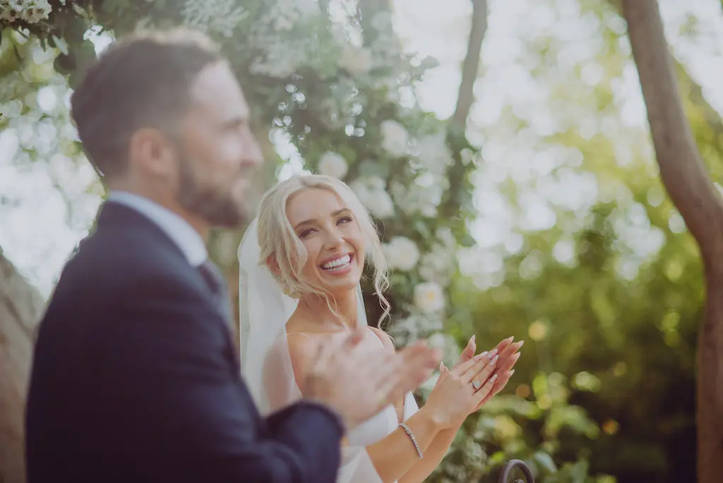 Boda de destino en un cortijo de Marbella fotografía de momentos reales