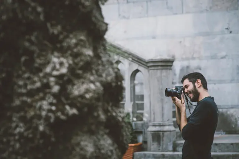 Pablo Sánchez fotógrafo de bodas en España trabajando en una boda